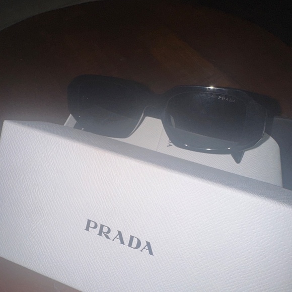 PRADA SHADES - Picture 3 of 4